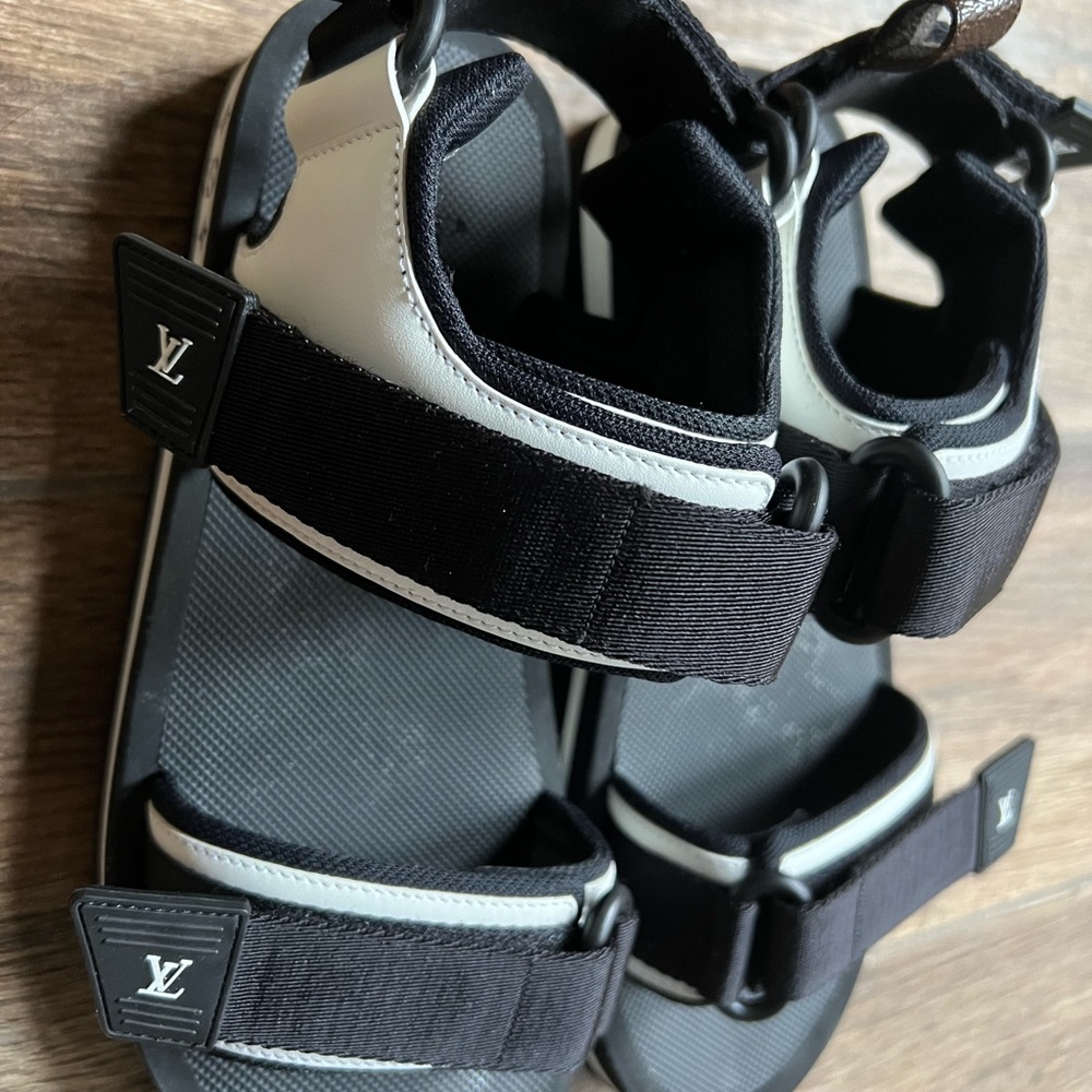 Authentic Louis Vuitton Monogram Flat Arcade Sandals.